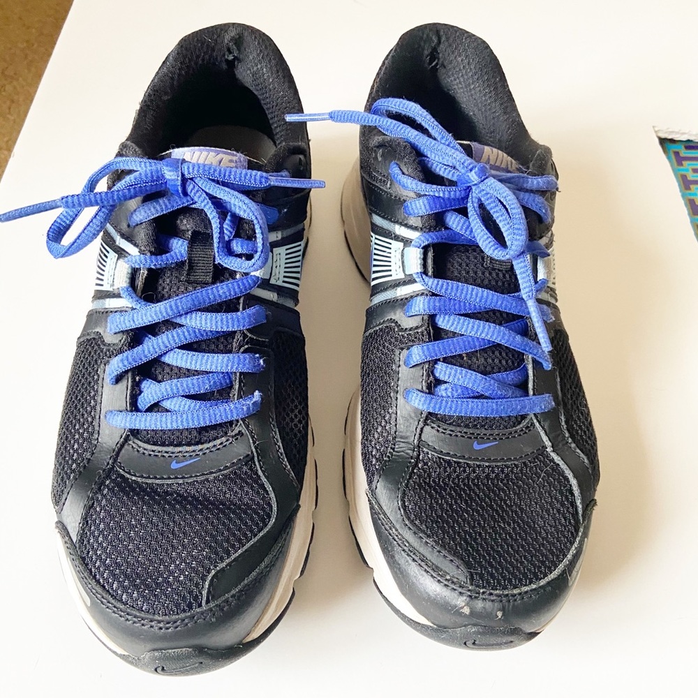 Nike dart 10 sneaker black and blue size 8